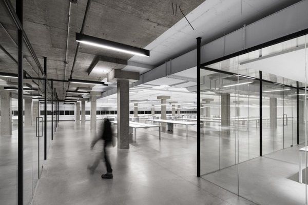 四个灰色系办公室装修案例